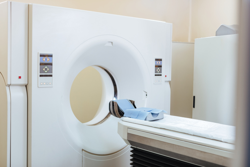 magnetic-resonance-imaging-machine-hospital.jpg